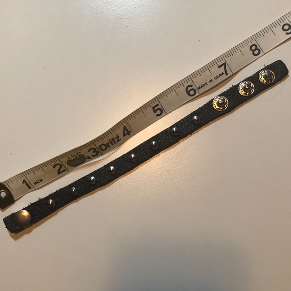 Boho Full-grain Black Leather Bracelet - Picture 8 of 8